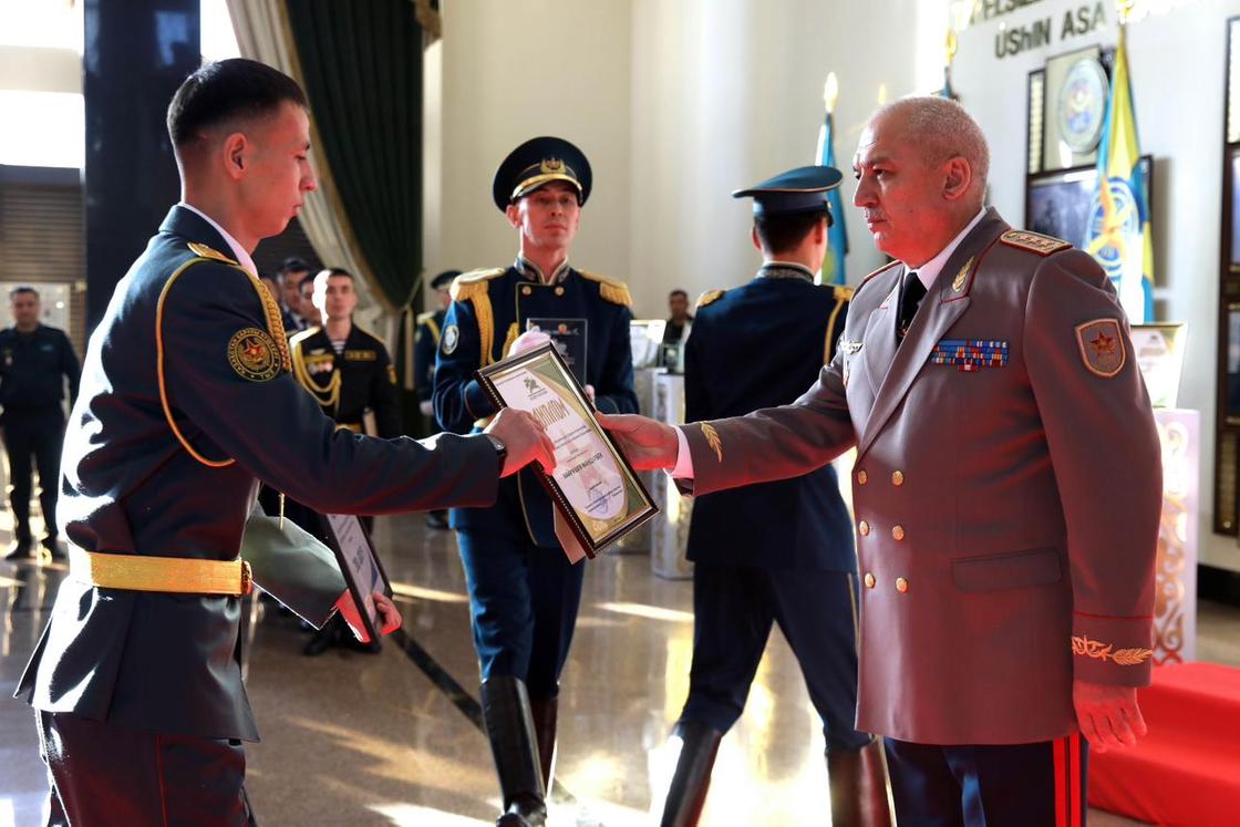 Астанада Қарулы күштердің үздік әскери қызметшілері марапатталды
