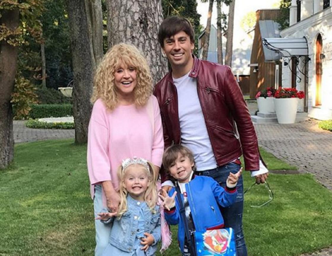 биография максима галкина личная жизнь родители. e8a38fc5e9ba9f45. биография максима галкина личная жизнь родители фото. биография максима галкина личная жизнь родители-e8a38fc5e9ba9f45. картинка биография максима галкина личная жизнь родители. картинка e8a38fc5e9ba9f45. Хотя тогда Макс был очень молодым артистом, но набирающая обороты популярность позволяла ему неплохо зарабатывать и оплачивать счета за лечение папы и мамы. Он рад, что смог обеспечить лучшие условия для любимых людей, подаривших ему жизнь. биография максима галкина личная жизнь родители. e8a38fc5e9ba9f45. биография максима галкина личная жизнь родители фото. биография максима галкина личная жизнь родители-e8a38fc5e9ba9f45. картинка биография максима галкина личная жизнь родители. картинка e8a38fc5e9ba9f45. Хотя тогда Макс был очень молодым артистом, но набирающая обороты популярность позволяла ему неплохо зарабатывать и оплачивать счета за лечение папы и мамы. Он рад, что смог обеспечить лучшие условия для любимых людей, подаривших ему жизнь.