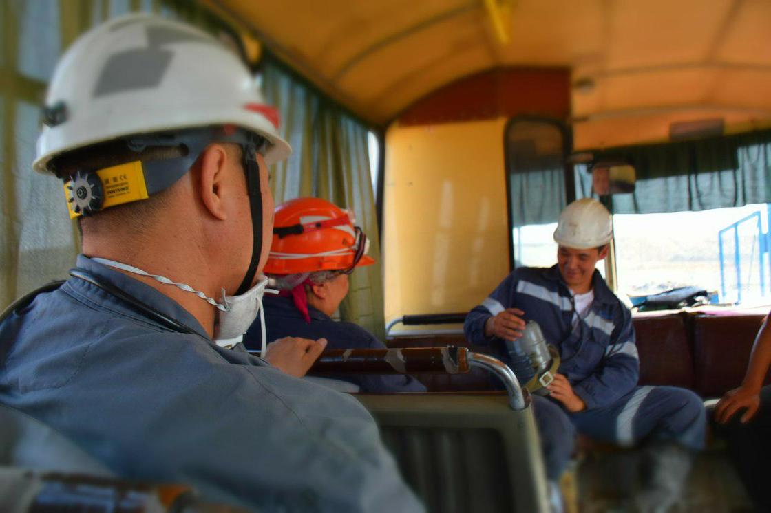 Работа шахтера опасна или безопасна: фоторепортаж из глубин земли
