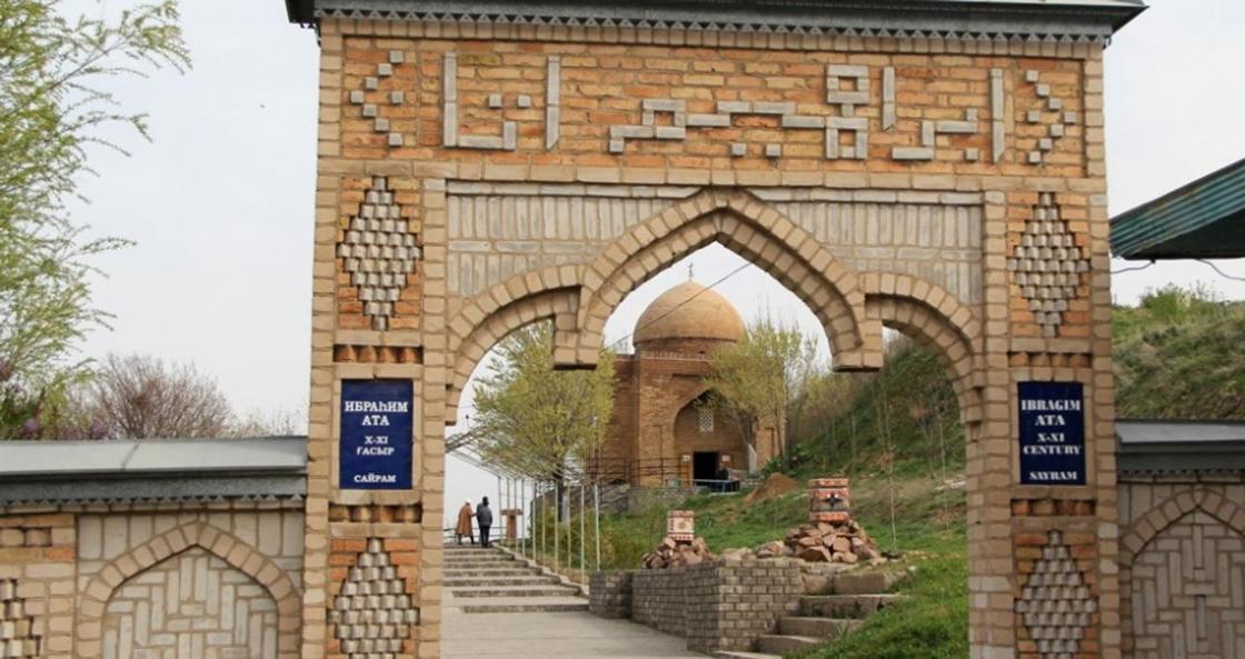 Мавзолеи, городища и пещеры: впечатляющие места в окрестностях Шымкента