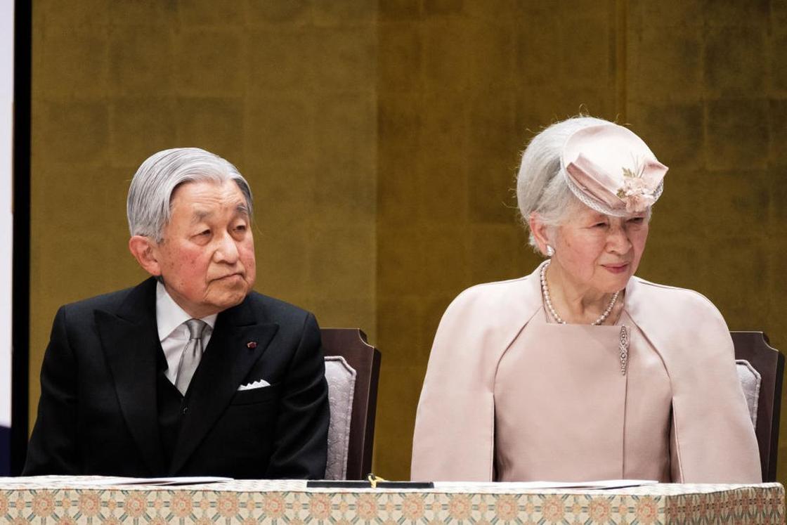СМИ: врачи удалили раковую опухоль у почетной императрицы Японии