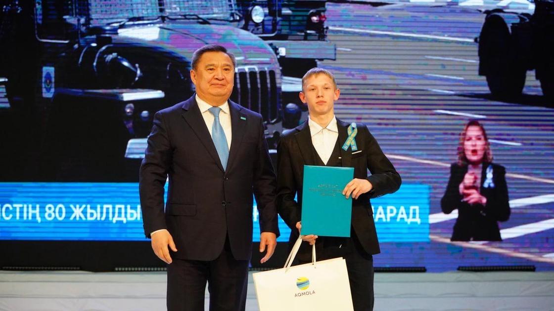 Марат Ахметжанов и Иван Мизин Марат Ахметжанов и Иван Мизин