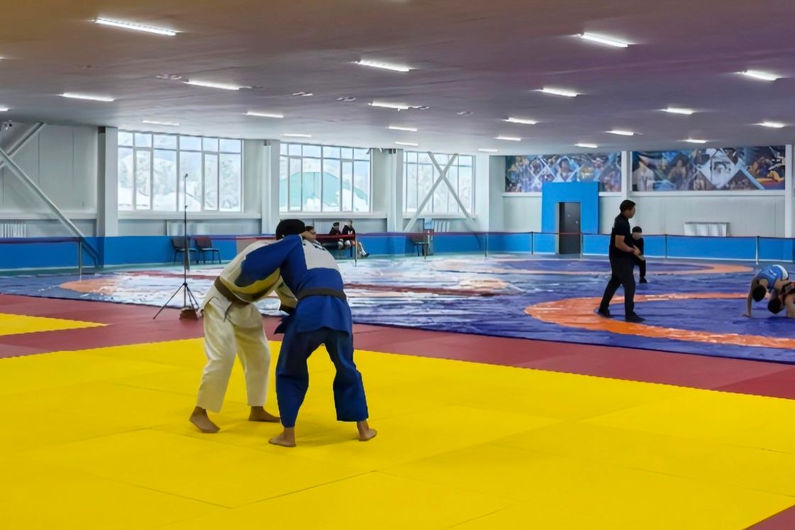 Спортивный комплекс в селе Лепсы