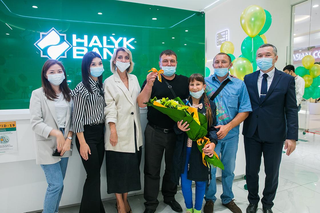 Вручили ключи от квартир в офисе Halyk Bank