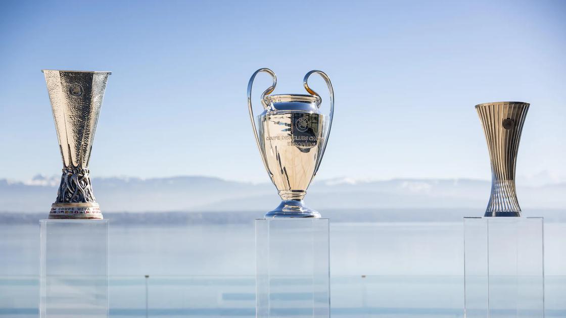 Трофеи Лиги Европы, Лиги чемпионов и Лиги конференций (слева направо)