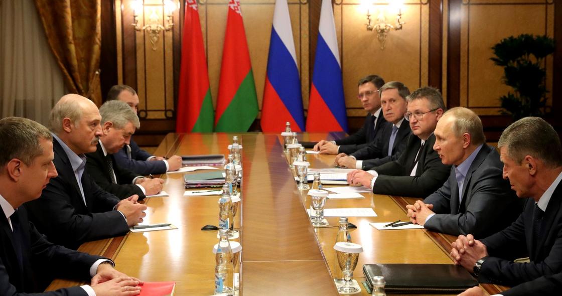 Россия не дала Беларуси скидку на нефть. Переговоры Путина и Лукашенко закончились без прорывов