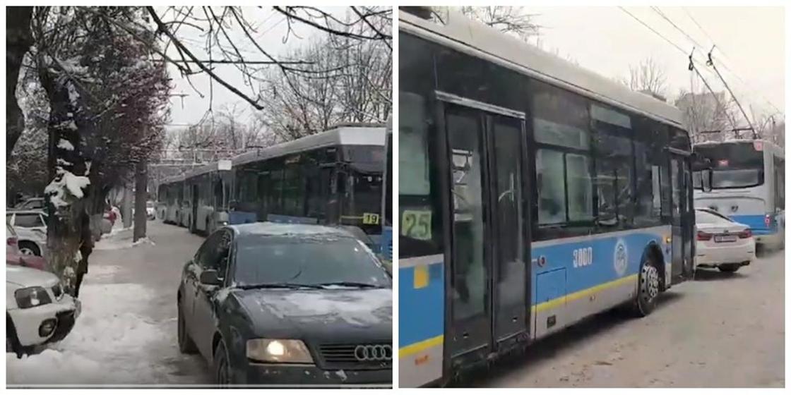 Движение троллейбусов по Абая в Алматы было парализовано (видео) Движение троллейбусов по Абая в Алматы было парализовано (видео)
