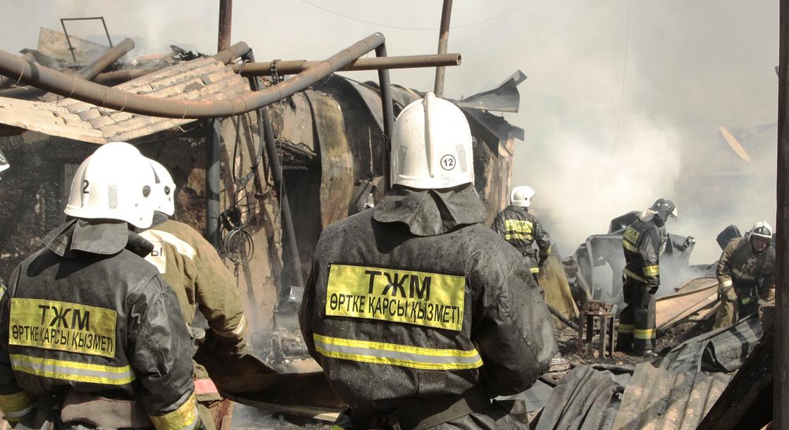 Три человека погибли в пожаре в Темиртау