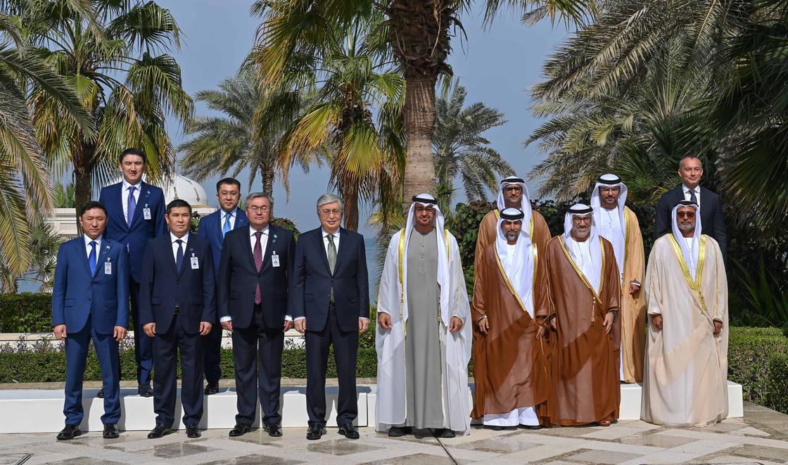 Президенты Казахстана и ОАЭ с делегациями
