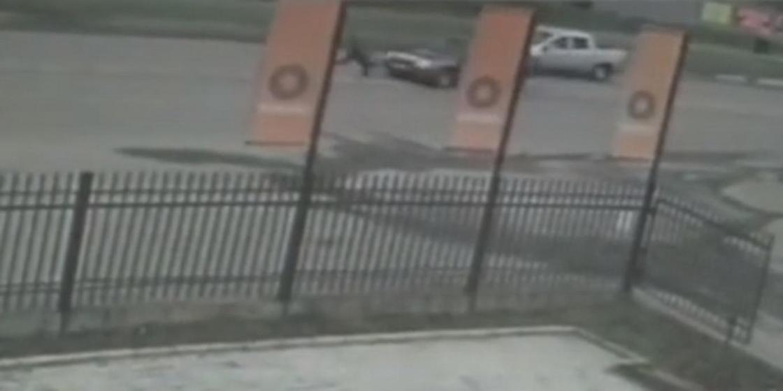 Сбитый автомобилем пешеход сбежал с места ДТП в Усть-Каменогорске (видео)