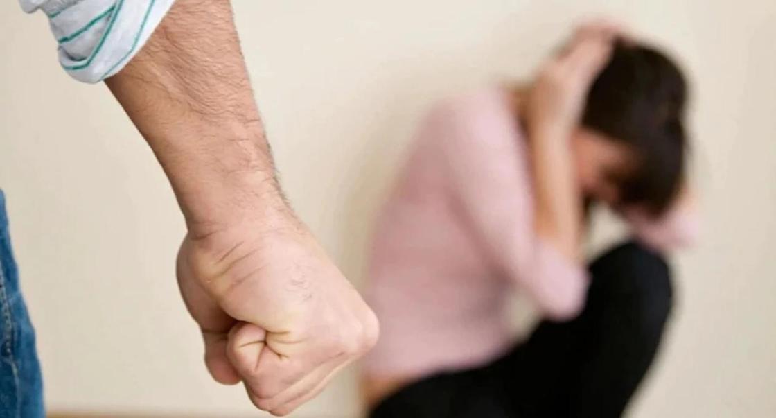 Приемный отец семь месяцев насиловал 13 летнюю дочь в Атырауской области
