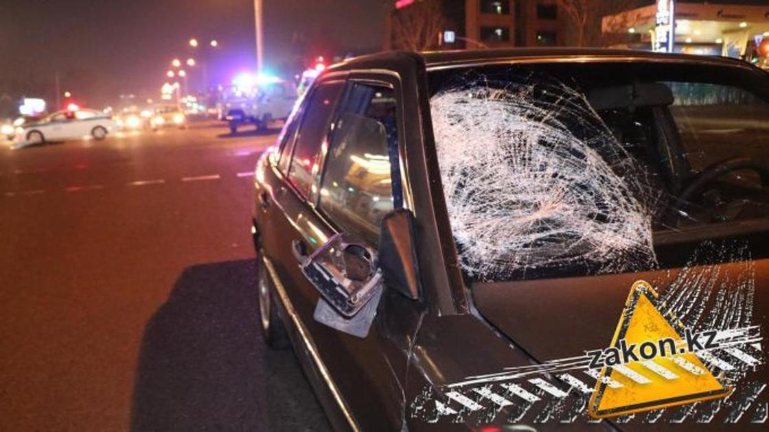 Mercedes насмерть сбил пешехода в Алматы