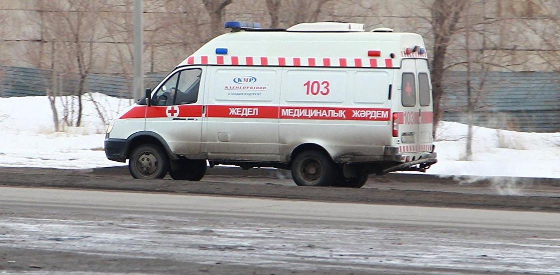 Мужчина скончался по дороге в больницу после пожара в Рудном