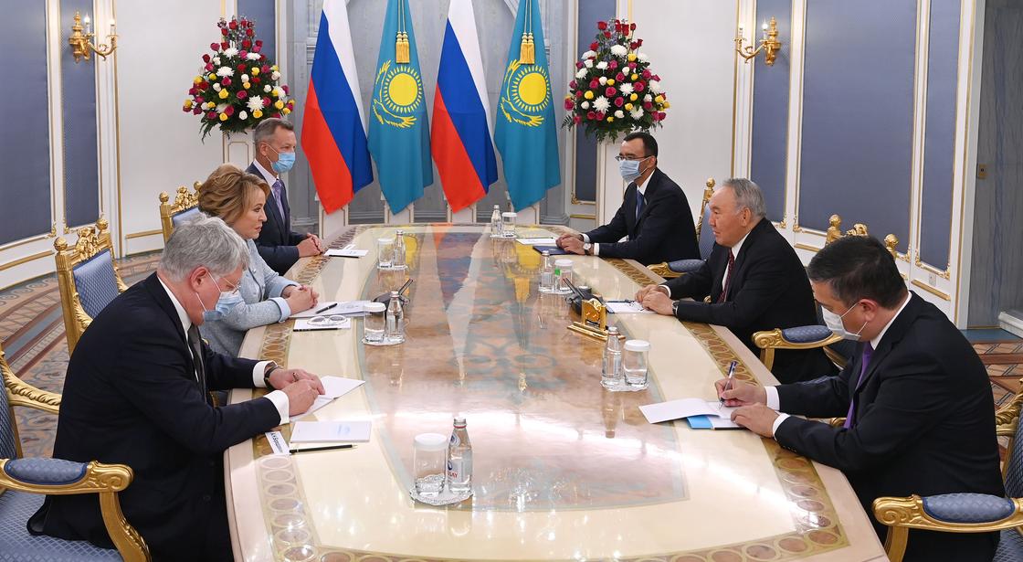 Нурсултан Назарбаев и Валентина Матвиенко проводят встречу
