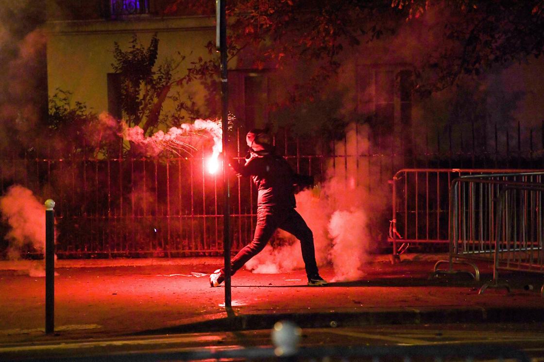 Беспорядки и погромы в Париже после победы "Баварии"