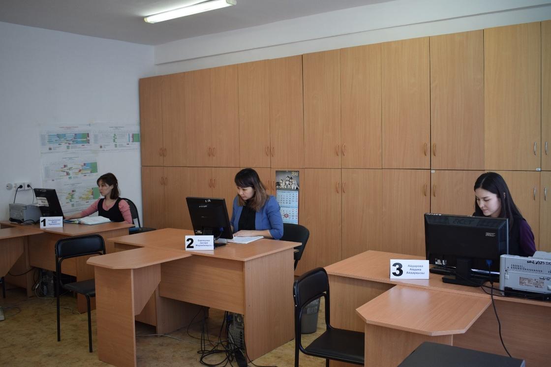 «Это удобно»: студенты актюбинских колледжей о работе Центров обслуживания студентов