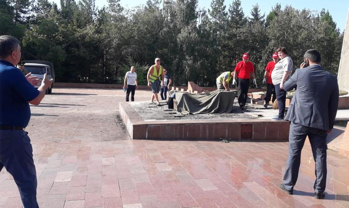 «Вечный огонь» потух при загадочных обстоятельствах в Павлодаре