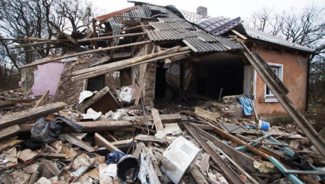 Дом рухнул на местных жителей в Костанайской области