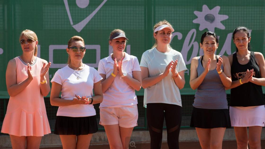 Самые красивые теннисистки Алматы выступили на "Шпильки Cup 2019"