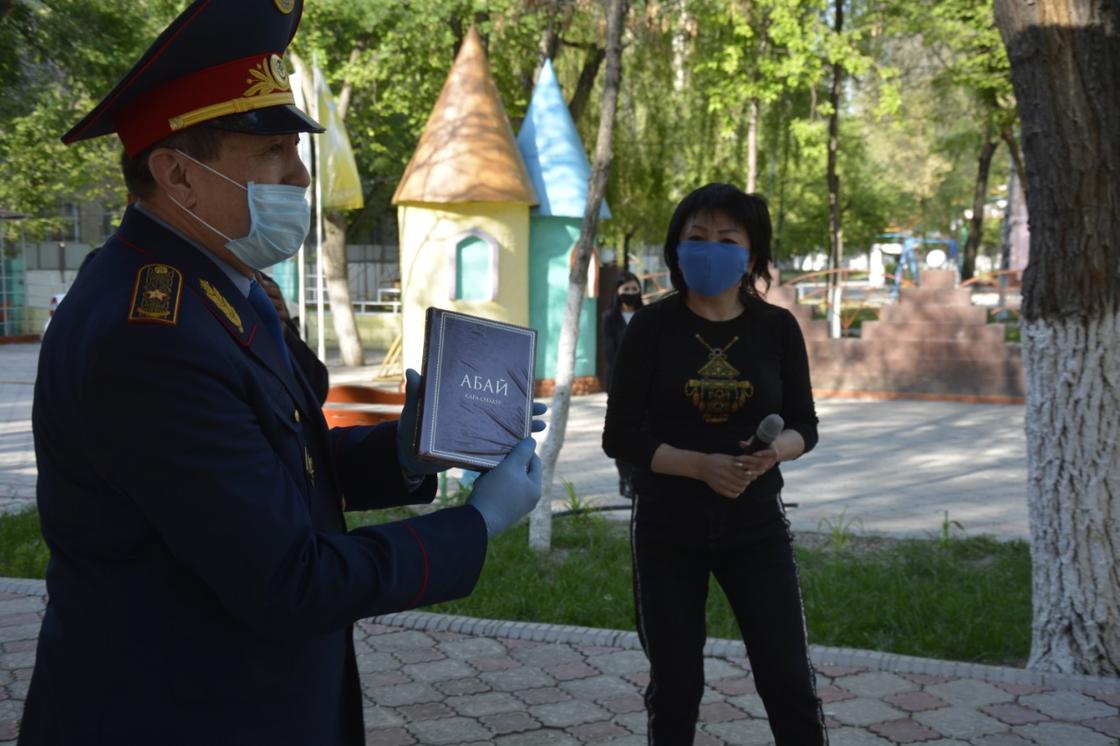 Полицейские Жамбылской области посетили Центр поддержки детей