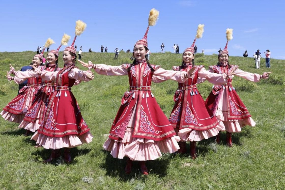 Жетісу облысында "Сиверс алма ағашының гүлдеуі" фестивалі өтті