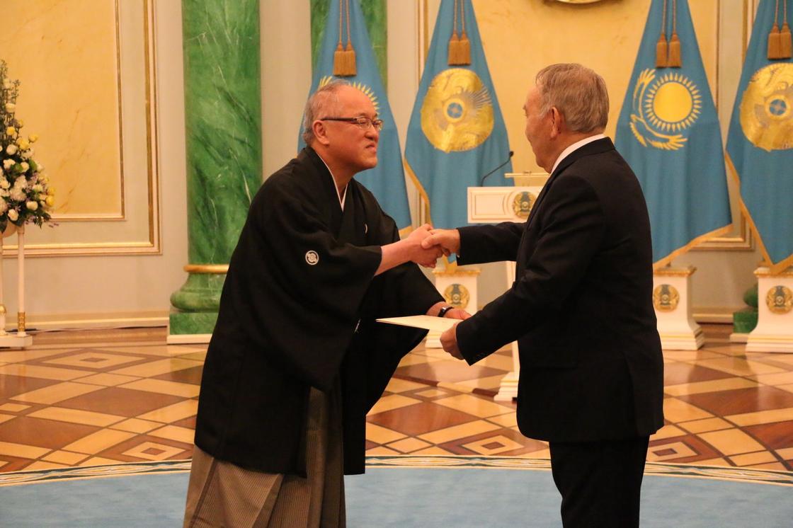 В кимоно и хакама в Акорду: посол Японии поговорил с Назарбаевым по-казахски (фото)