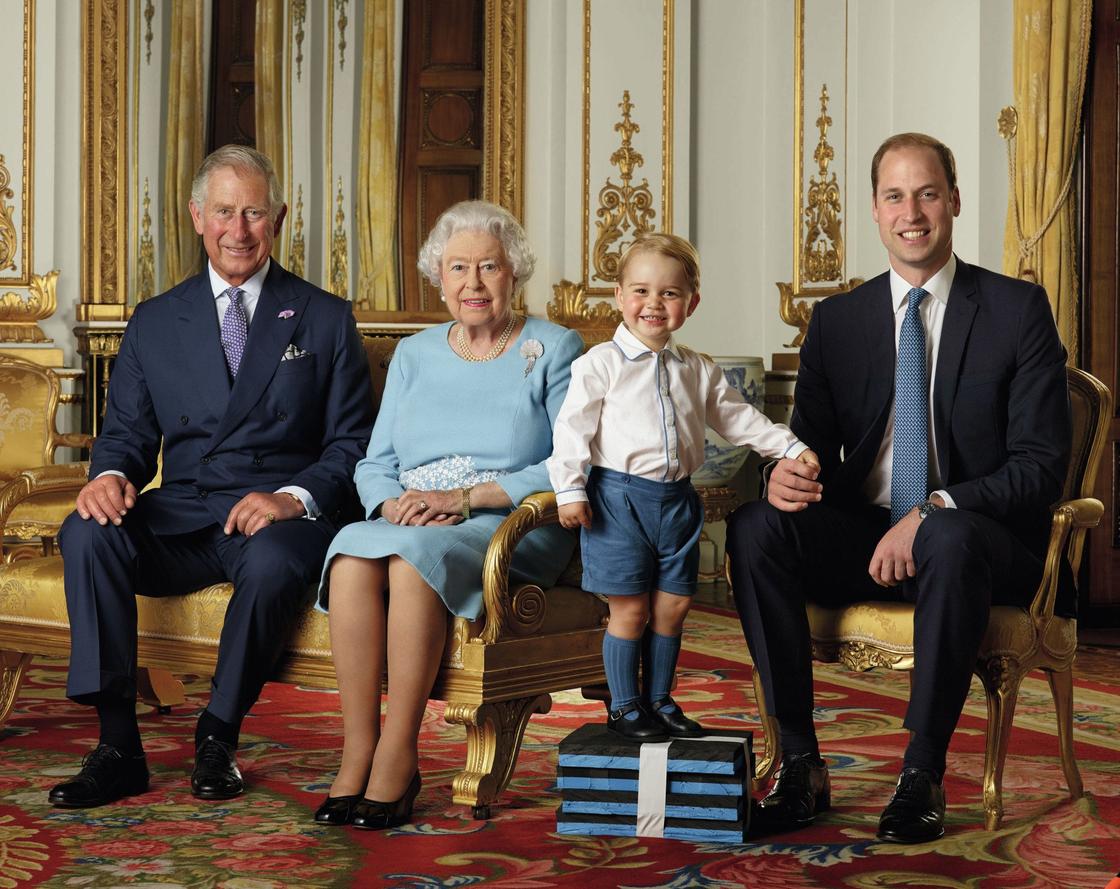 Как одевается королевская семья