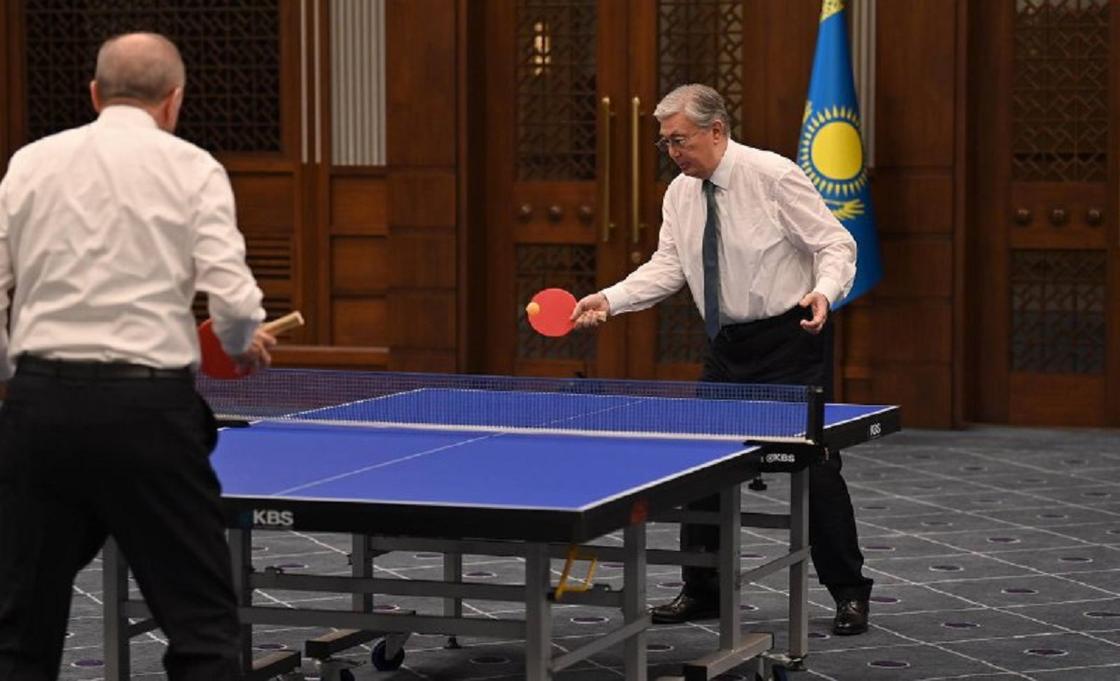 Президенты играют в теннис