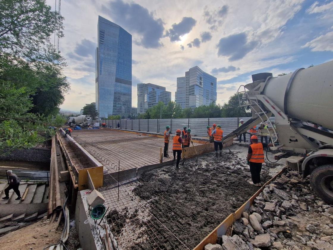 Реконструкция моста в Алматы