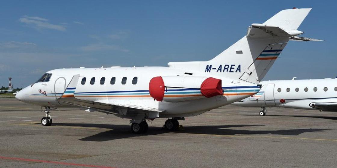 СМИ: Частный самолет казахстанского олигарха повредили в аэропорту Алматы