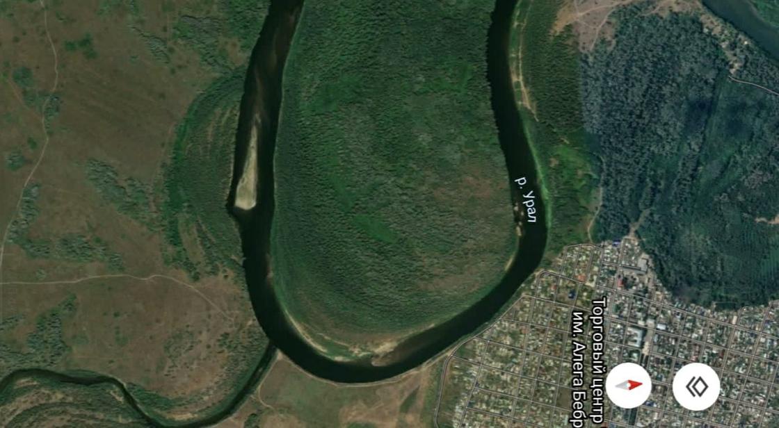 вид на реку Жайык с высоты