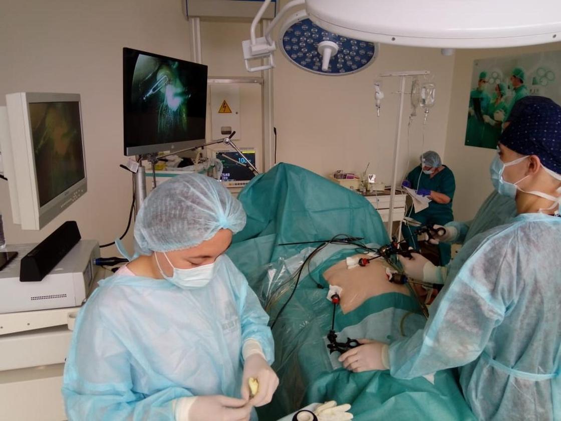 Без разрезов: в Бурабайской районной больнице стали проводить малоинвазивные операции по урологии