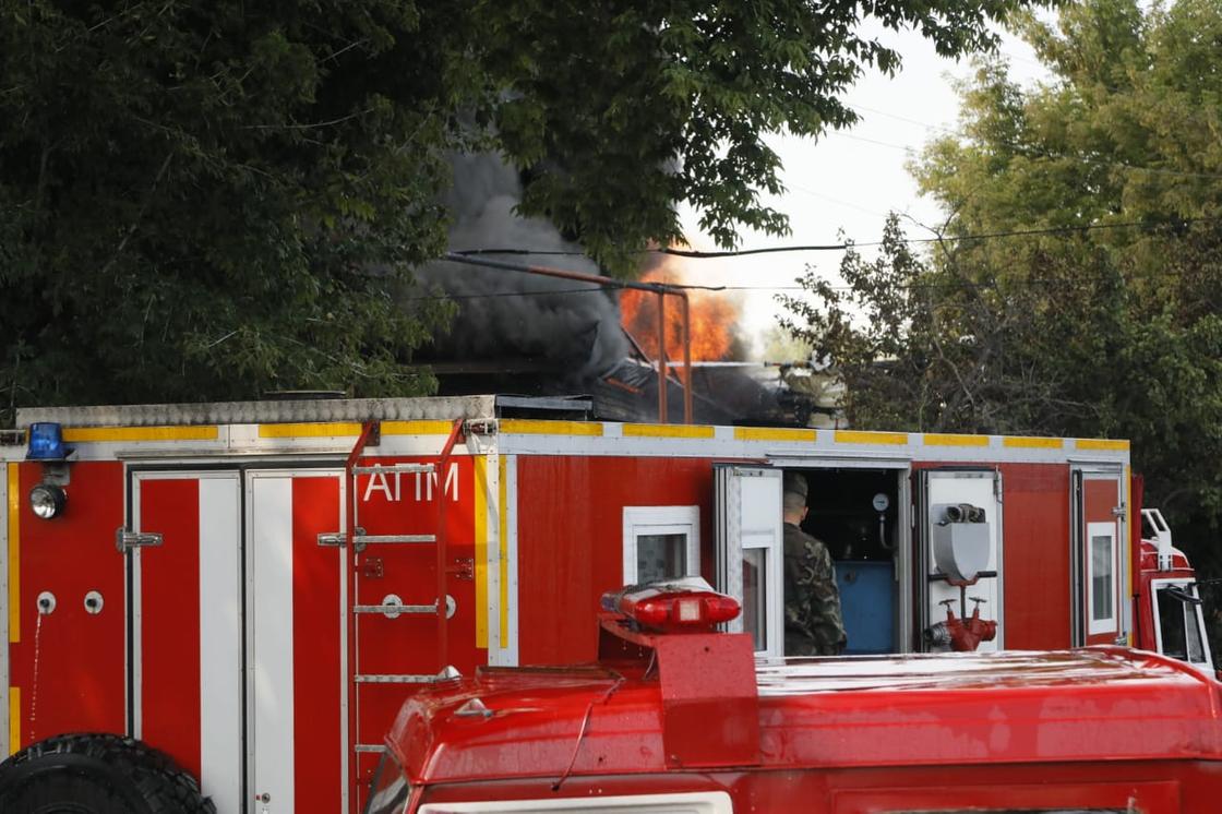 8 человек погибли в пожаре в жилом доме