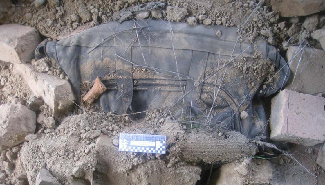 Спортивная сумка с оружием, найденная в Алматы
