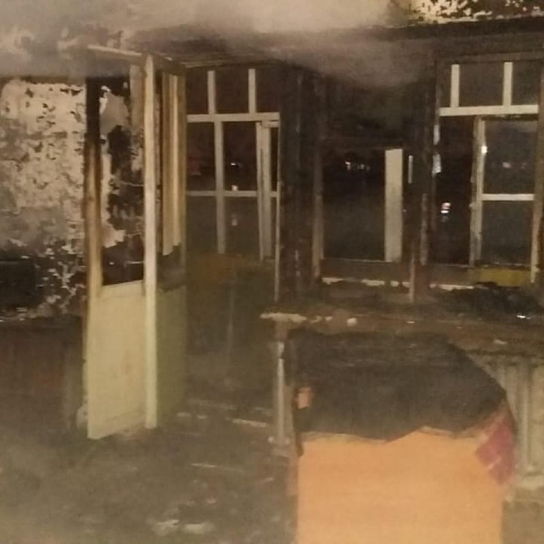 Женщина и мужчина погибли в пожаре в квартире в Темиртау (фото)