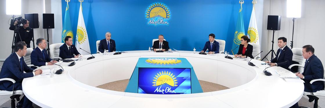 Назарбаев провел заседание бюро политсовета Nur Otan