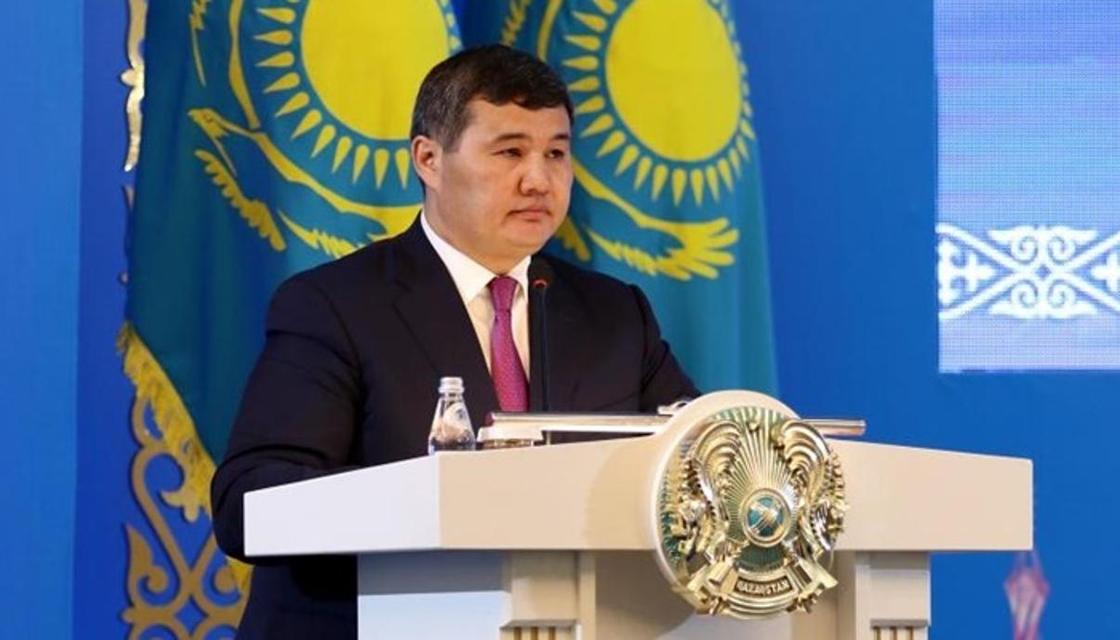 Кушербаев рассказал акиму Кызылорды о проблемах города Кушербаев рассказал акиму Кызылорды о проблемах города