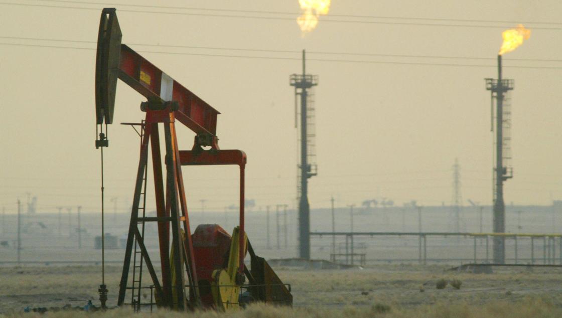 Саудовская Аравия начала испытывать трудности из-за снижения цен на нефть