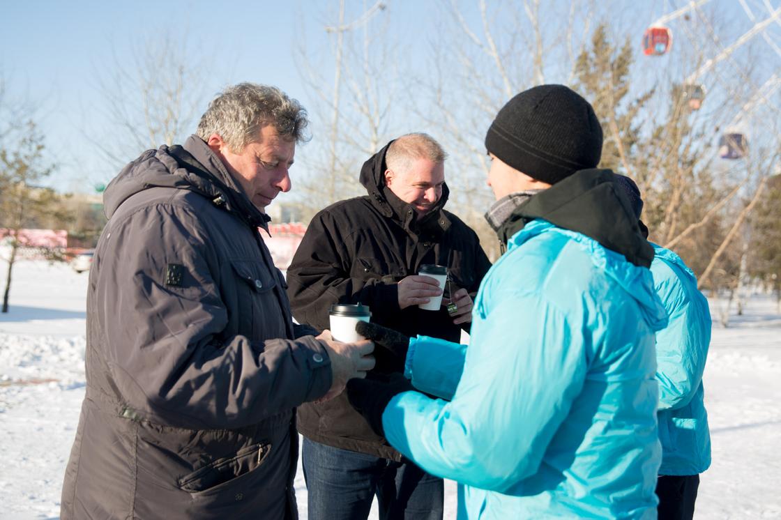 В рамках акции #НурСултанқайырымдықала волонтеры раздали 500 литров чая
