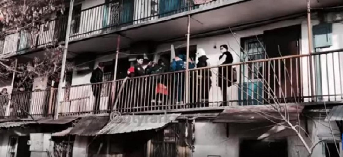 Изгнание "бесов" из квартиры закончилось пожаром в Шымкенте