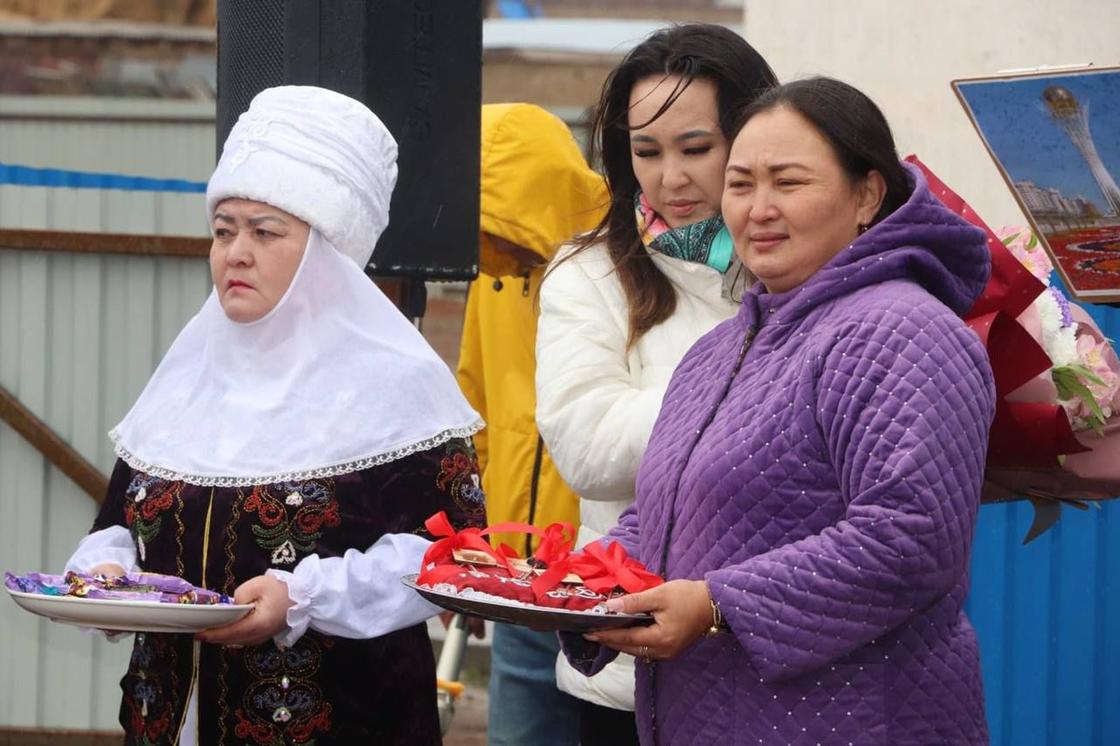 Вручение ключей в области Абай