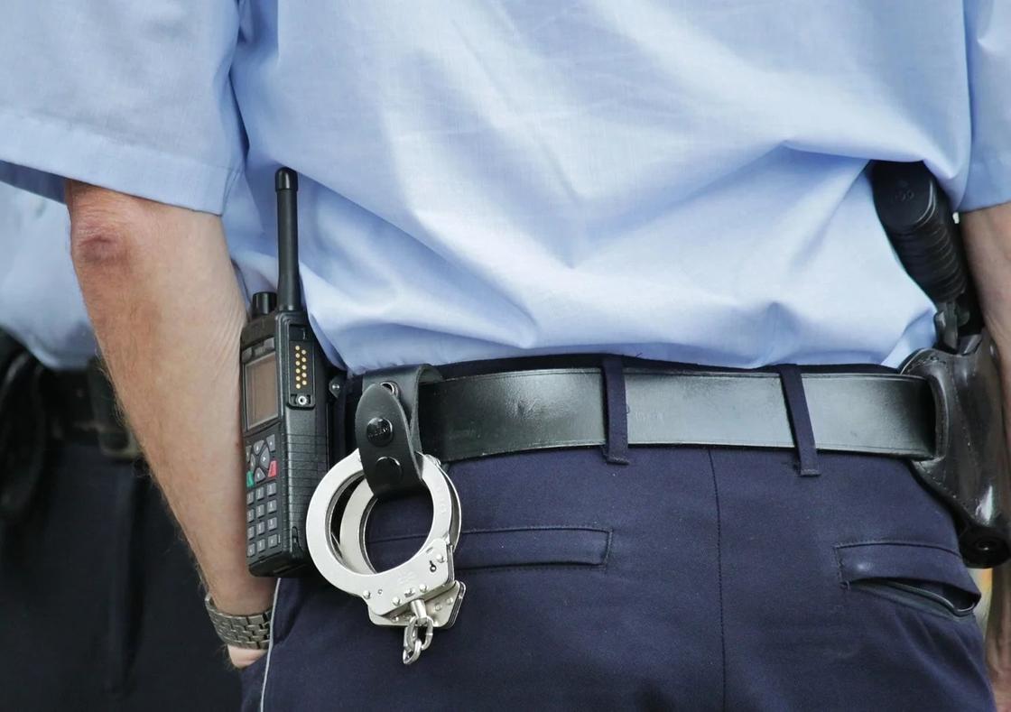 Балқашта 14 жастағы қызды зорлады деп күдіктелген полицей ұсталды