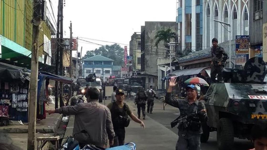 Взрыв в католическом соборе на Филиппинах: погибли 20 человек