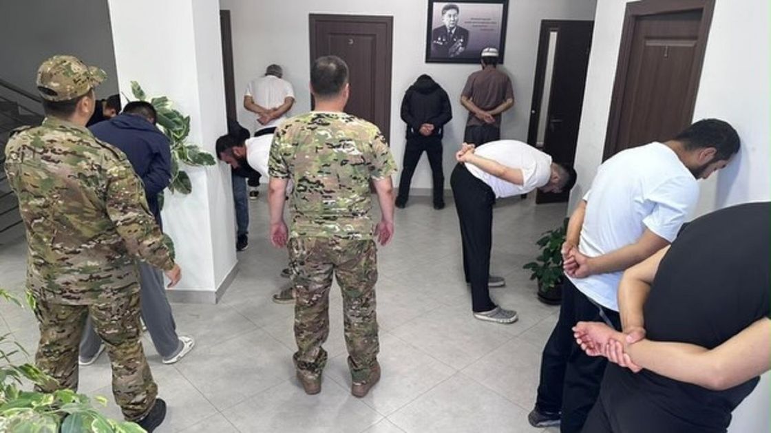 Задержанные мужчины
