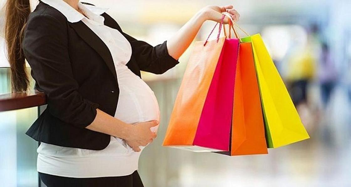 20-летяя девушка родила ребенка в торговом центре Шымкента