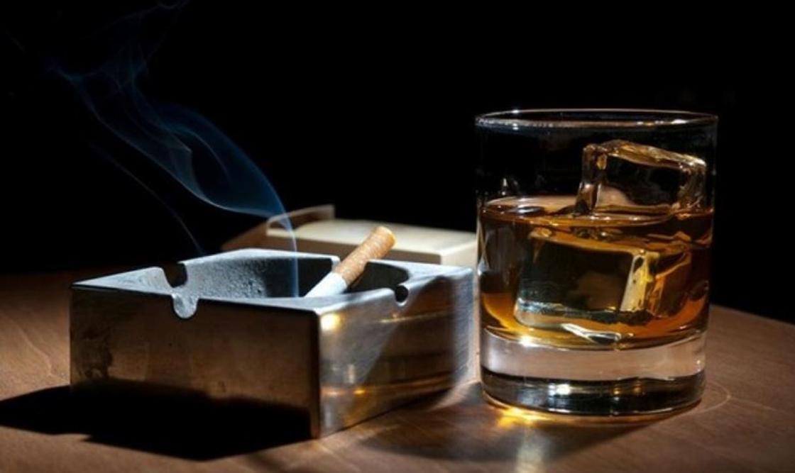 Алкоголь в сочетании с сигаретами разрушает все отделы мозга