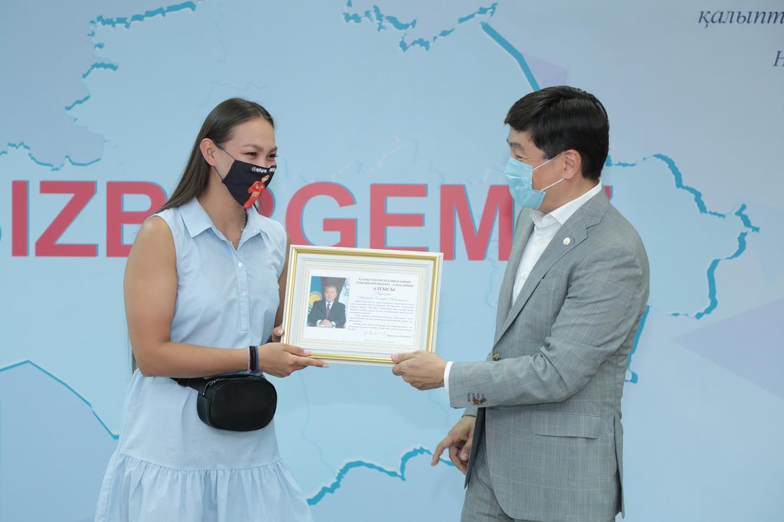 Год волонтера: 3 тыс. казахстанцев получат благодарственные письма от Назарбаева