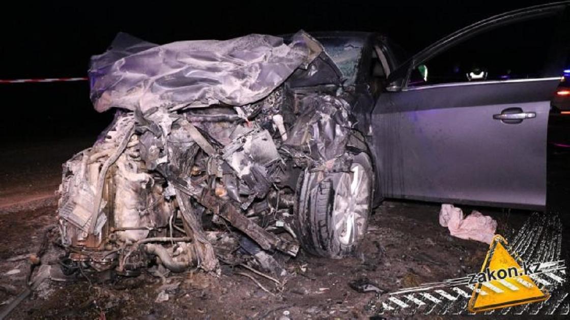 Четыре человека погибли в ужасной аварии близ Алматы (фото, видео)