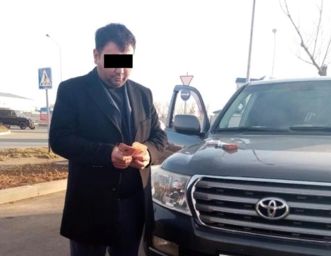 "Ажырасқанын тойлады": Алматылық тұрғынның 60 джиппті не үшін жалға алғаны белгілі болды "Ажырасқанын тойлады": Алматылық тұрғынның 60 джиппті не үшін жалға алғаны белгілі болды
