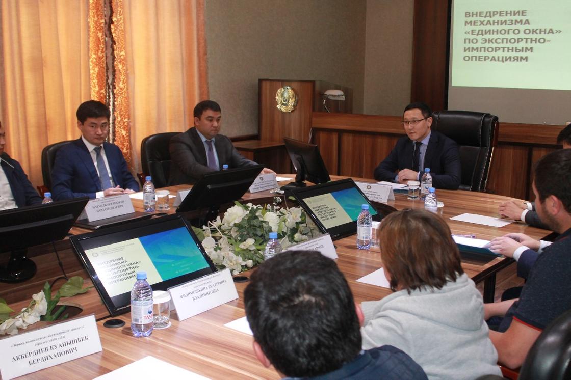 Органы государственных доходов по г.Шымкент и Туркестанской области посетил вице-министр финансов Р.Енсебаев